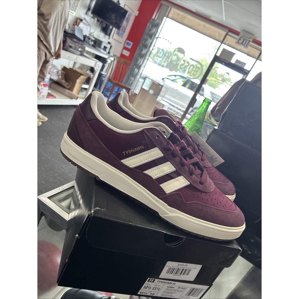 adidas Tyshawn 2 Maroon Chalk White Gold Metallic KJ0844 Men's Size 10.5 New